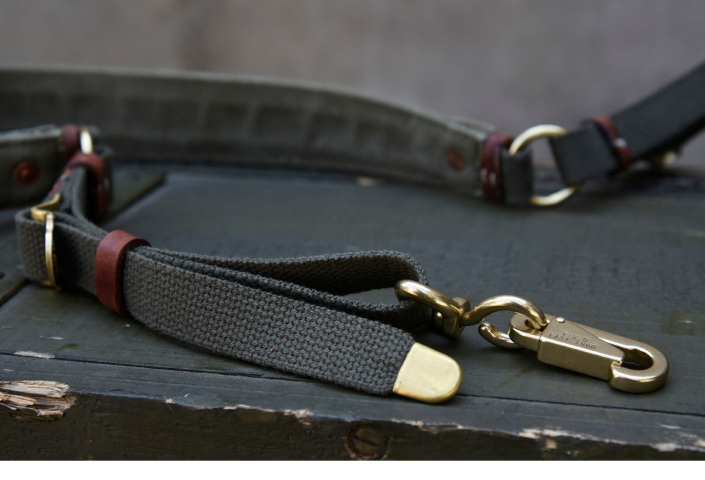 Heavy-Duty Washed Vintage Military Canvas Shoulder Crossbody Bag for Men and Women, Casual Bag with Retro Style