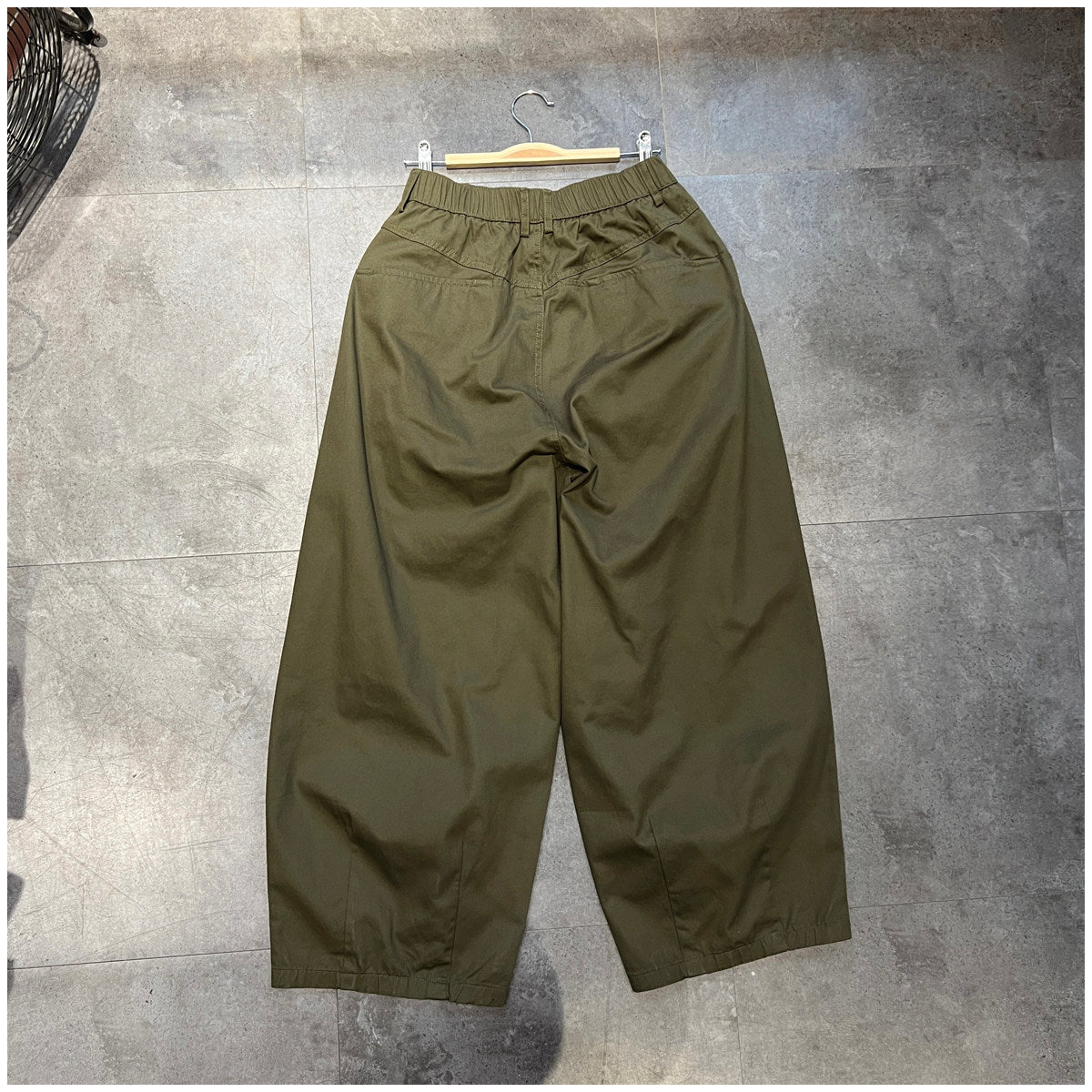 Cotton-Blend Wide-Leg Pants – Pleats & Elastic Waist