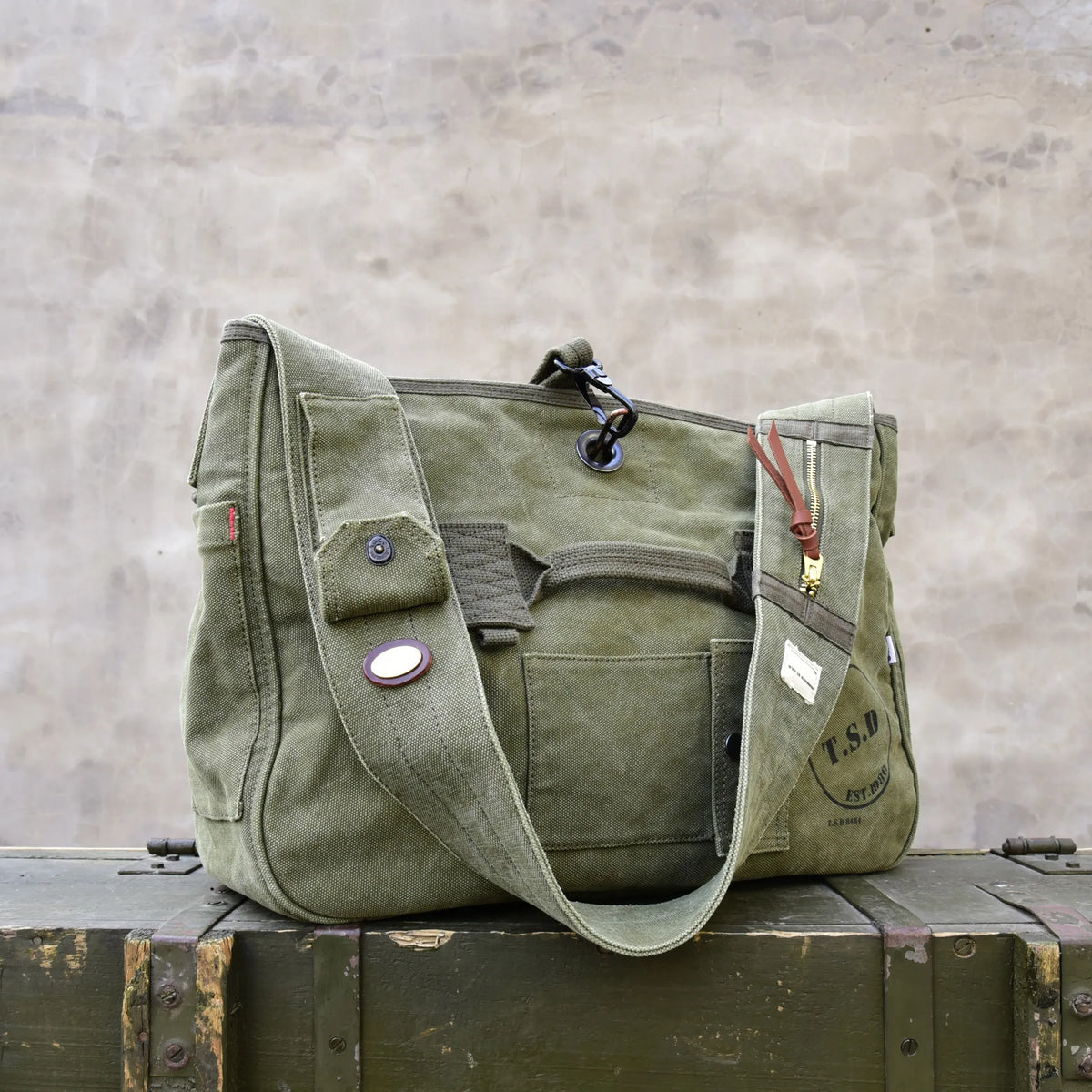 Oversized Washed Canvas Shoulder Crossbody Travel Bag – Vintage Newsboy Leisure Bag | Yamalinclothes