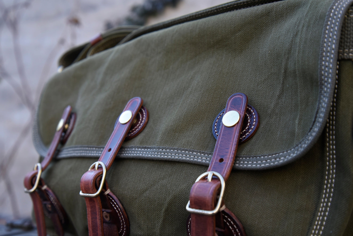 Heavy-Duty Washed Vintage Canvas with Top Layer Cowhide Single Shoulder Crossbody Bag Travel Bag Cycling Bag Large Three Yuan Bag