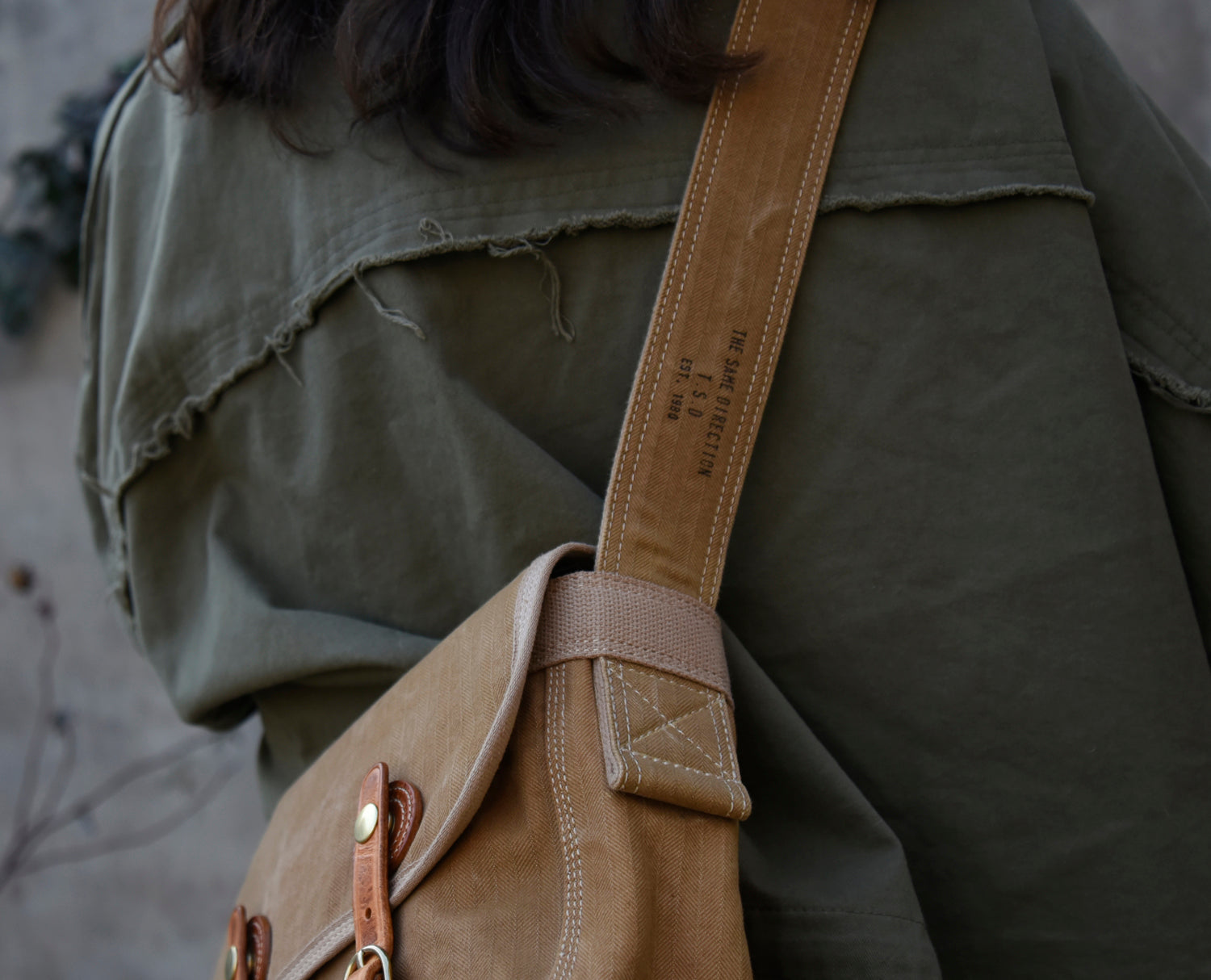 Heavy-Duty Washed Vintage Canvas with Top Layer Cowhide Single Shoulder Crossbody Bag Travel Bag Cycling Bag Large Three Yuan Bag