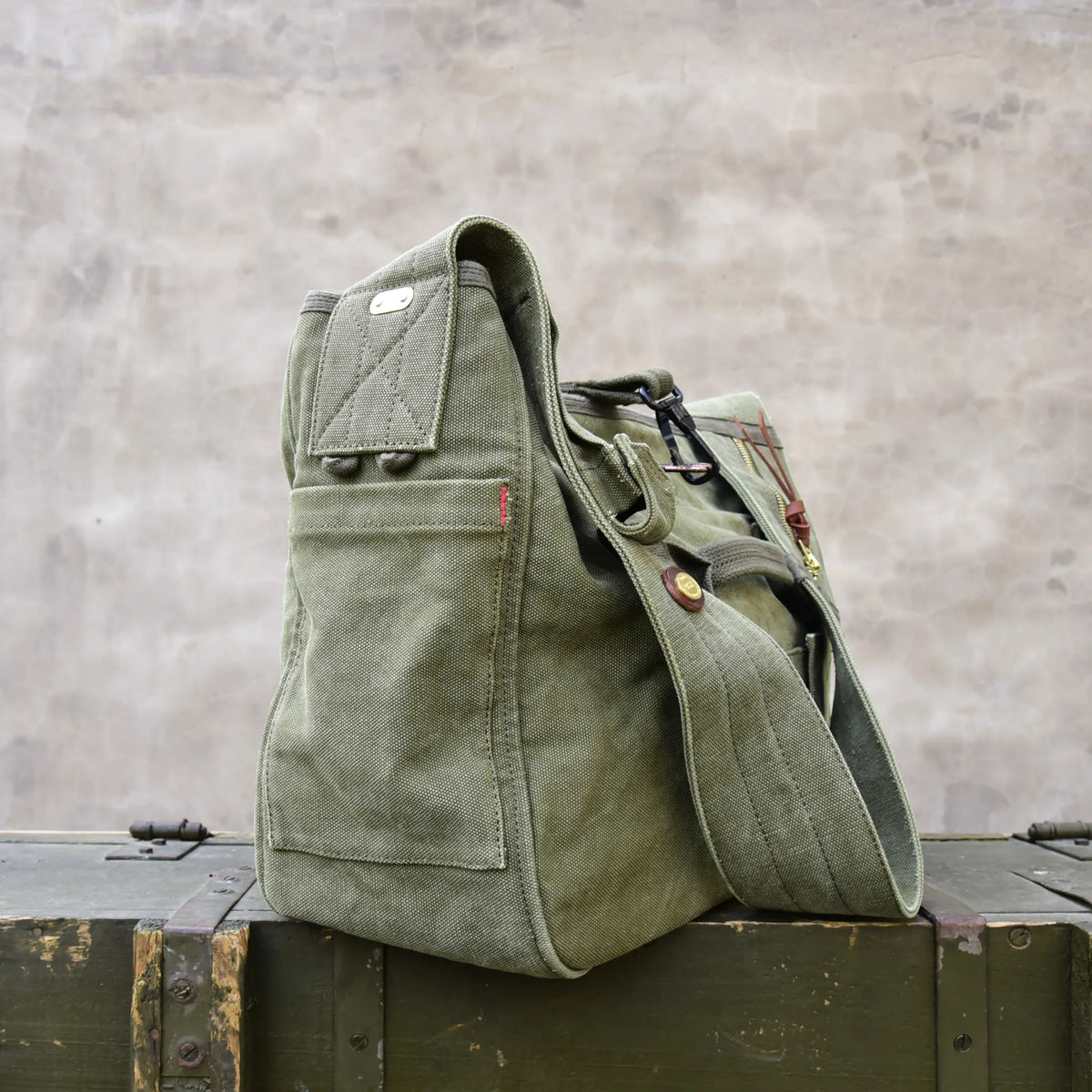 Oversized Washed Canvas Shoulder Crossbody Travel Bag – Vintage Newsboy Leisure Bag | Yamalinclothes