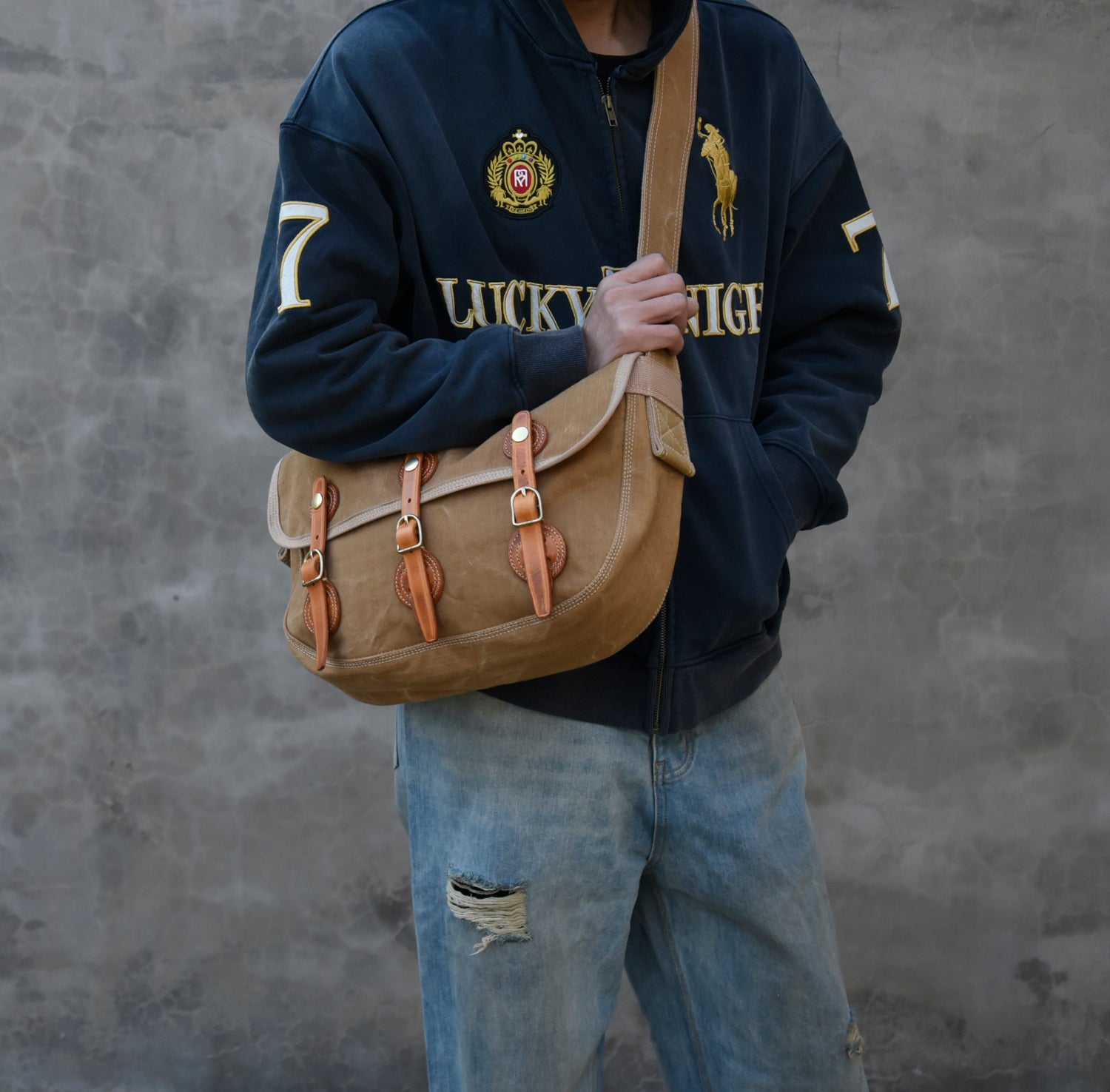 Heavy-Duty Washed Vintage Canvas with Top Layer Cowhide Single Shoulder Crossbody Bag Travel Bag Cycling Bag Large Three Yuan Bag