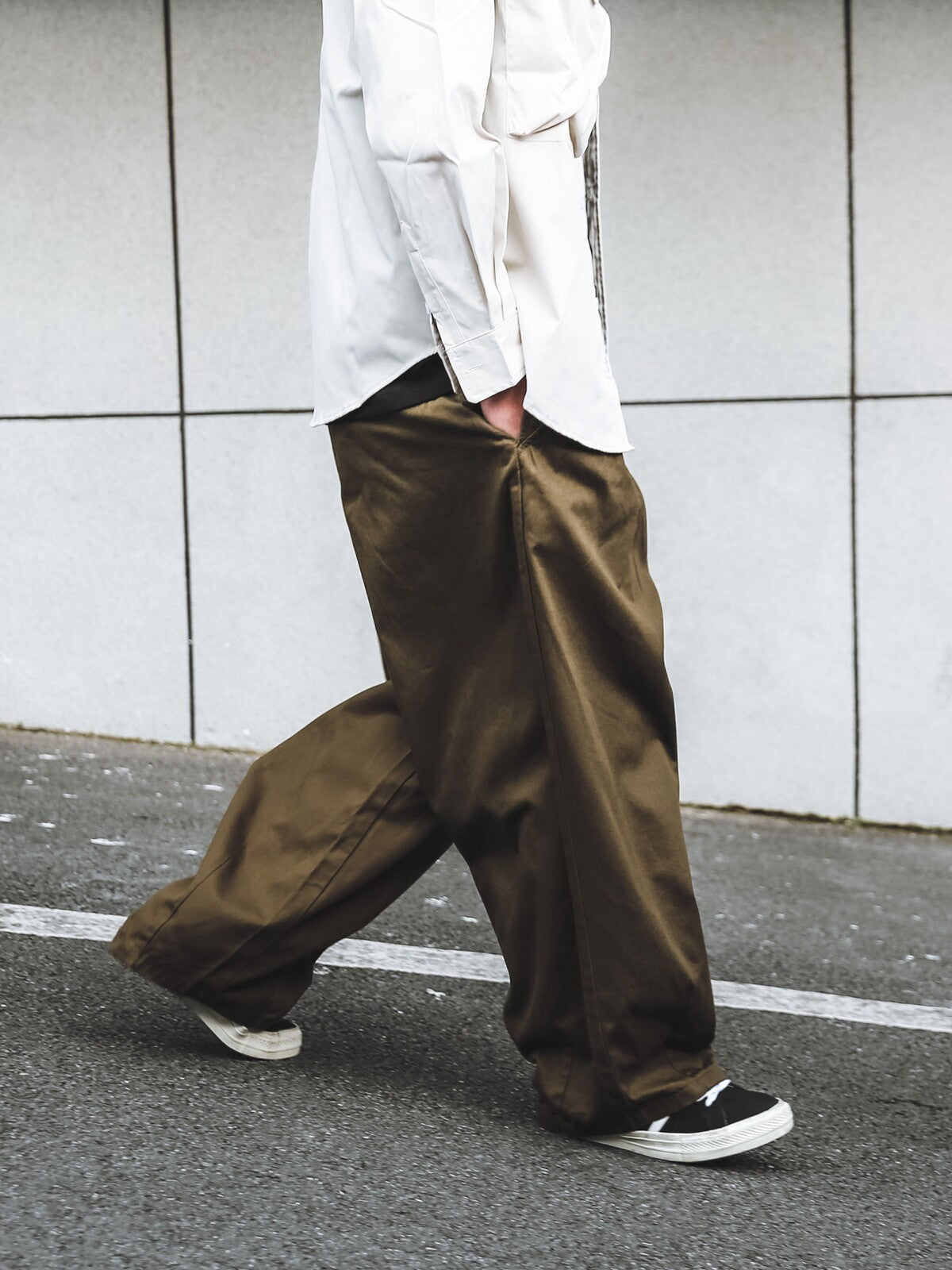 Cotton Wide-Leg Pants – Pleated Front & Elastic Waist