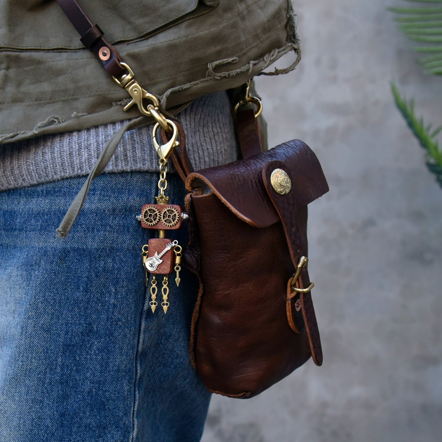 Imported thickened high-grease first layer cowhide handmade one-shoulder crossbody bag, waist bag, men's bag, mobile phone bag, hanging bag, trendy cool