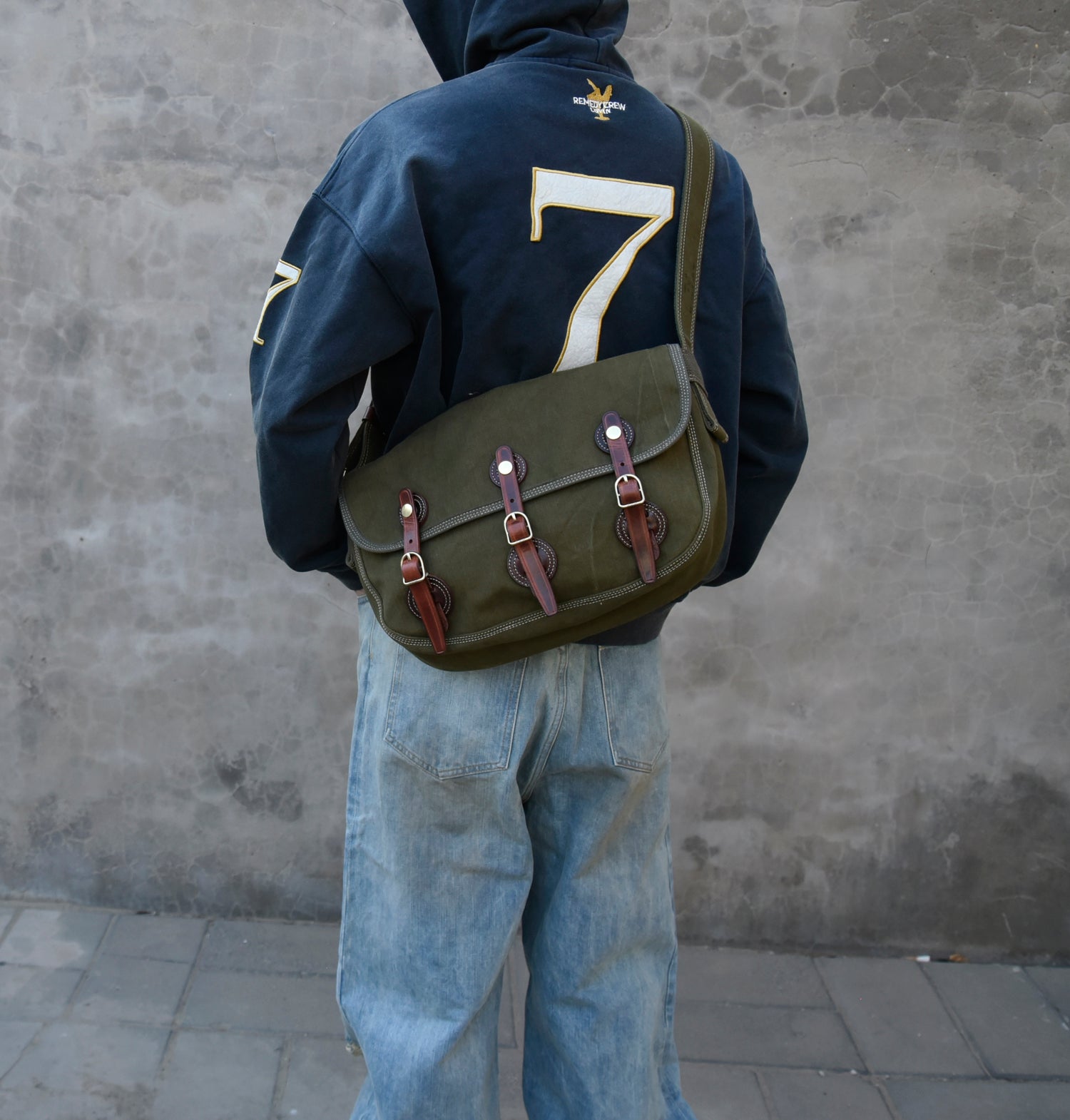 Heavy-Duty Washed Vintage Canvas with Top Layer Cowhide Single Shoulder Crossbody Bag Travel Bag Cycling Bag Large Three Yuan Bag