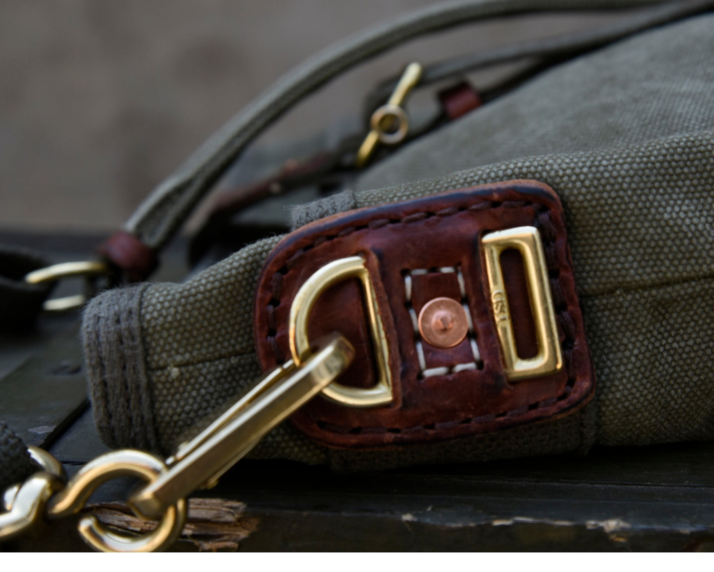 Heavy-Duty Washed Vintage Military Canvas Shoulder Crossbody Bag for Men and Women, Casual Bag with Retro Style