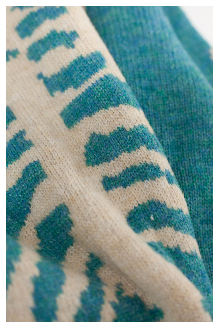 Japanese-style retro autumn and winter thick smiley face sweater round neck sweater