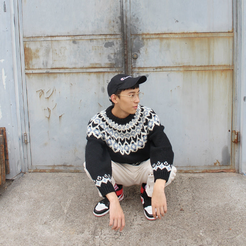 Handmade Fair Isle Wool Cardigan – Artistic Ferris-Wheel Pattern (Unisex)