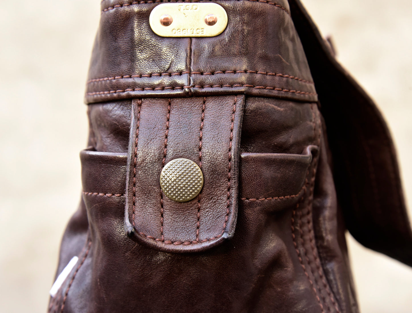 Heavy Washed Horsehide Newsboy Crossbody Bag – Vintage Leather Shoulder Bag