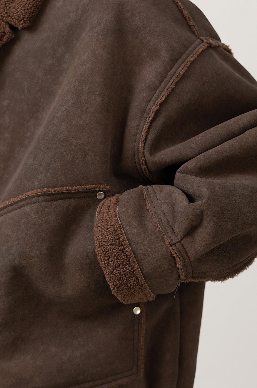Fleece-Collar Jacket – Riveted Pockets & Boxy Fit