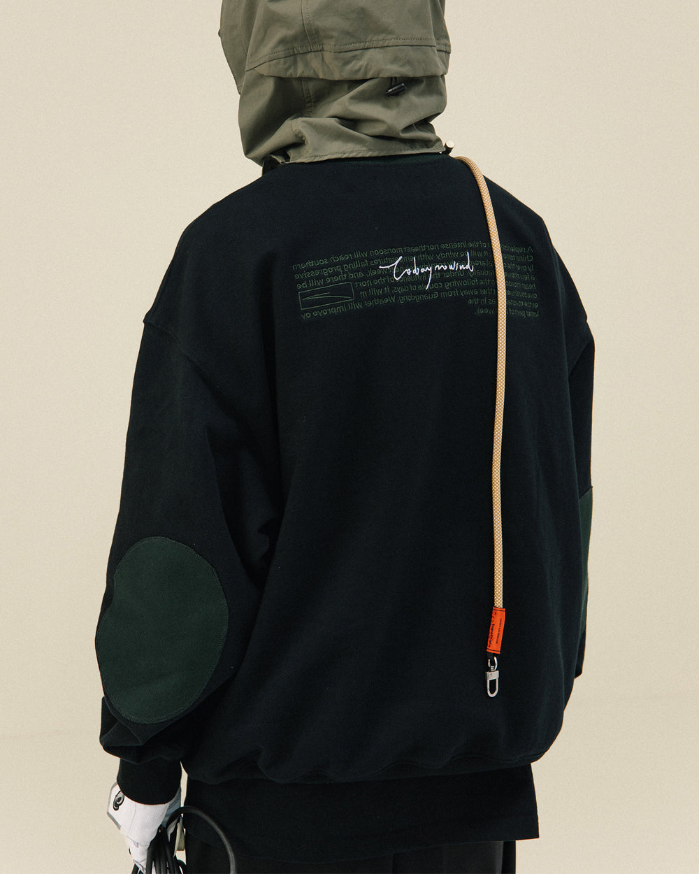 Contrast Crewneck Monogram Embroidery Sweatshirt – Loose Unisex Casual Pullover – Japanese vintage | yamalin clothes | Yamalinclothes