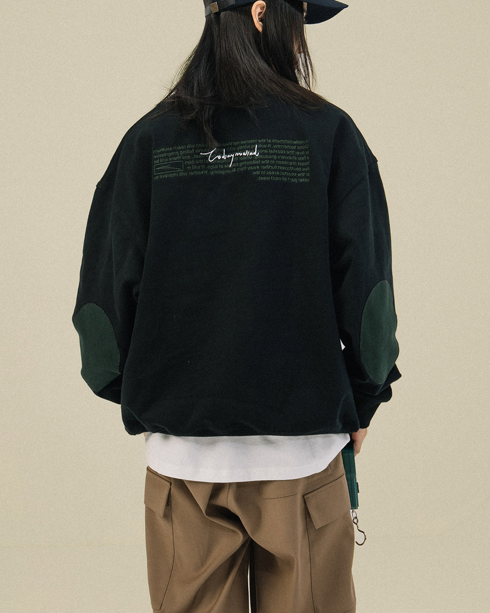 Contrast Crewneck Monogram Embroidery Sweatshirt – Loose Unisex Casual Pullover – Japanese vintage | yamalin clothes | Yamalinclothes