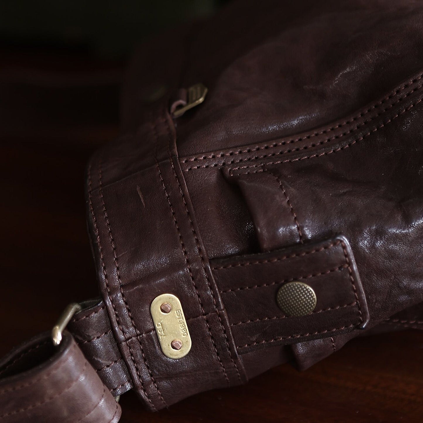 Heavy Washed Horsehide Newsboy Crossbody Bag – Vintage Leather Shoulder Bag
