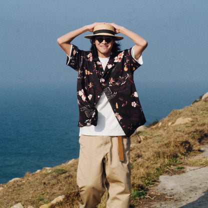 قميص هاواي صيفي بأكمام قصيرة بتصميم مريح ونقوش زهور للرجال والنساء، تصميم عصري، وأسلوب فريد.