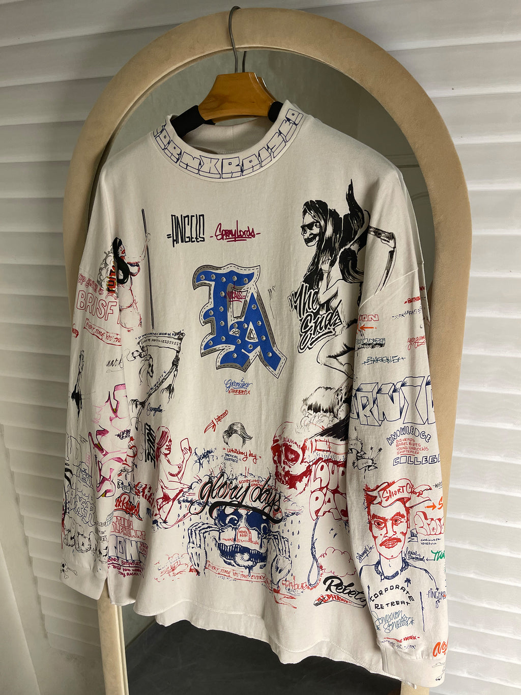 Quan Zhilong “Saint Michael” Rhinestone Graffiti Long-Sleeve Tee – Unisex Streetwear Vintage Base