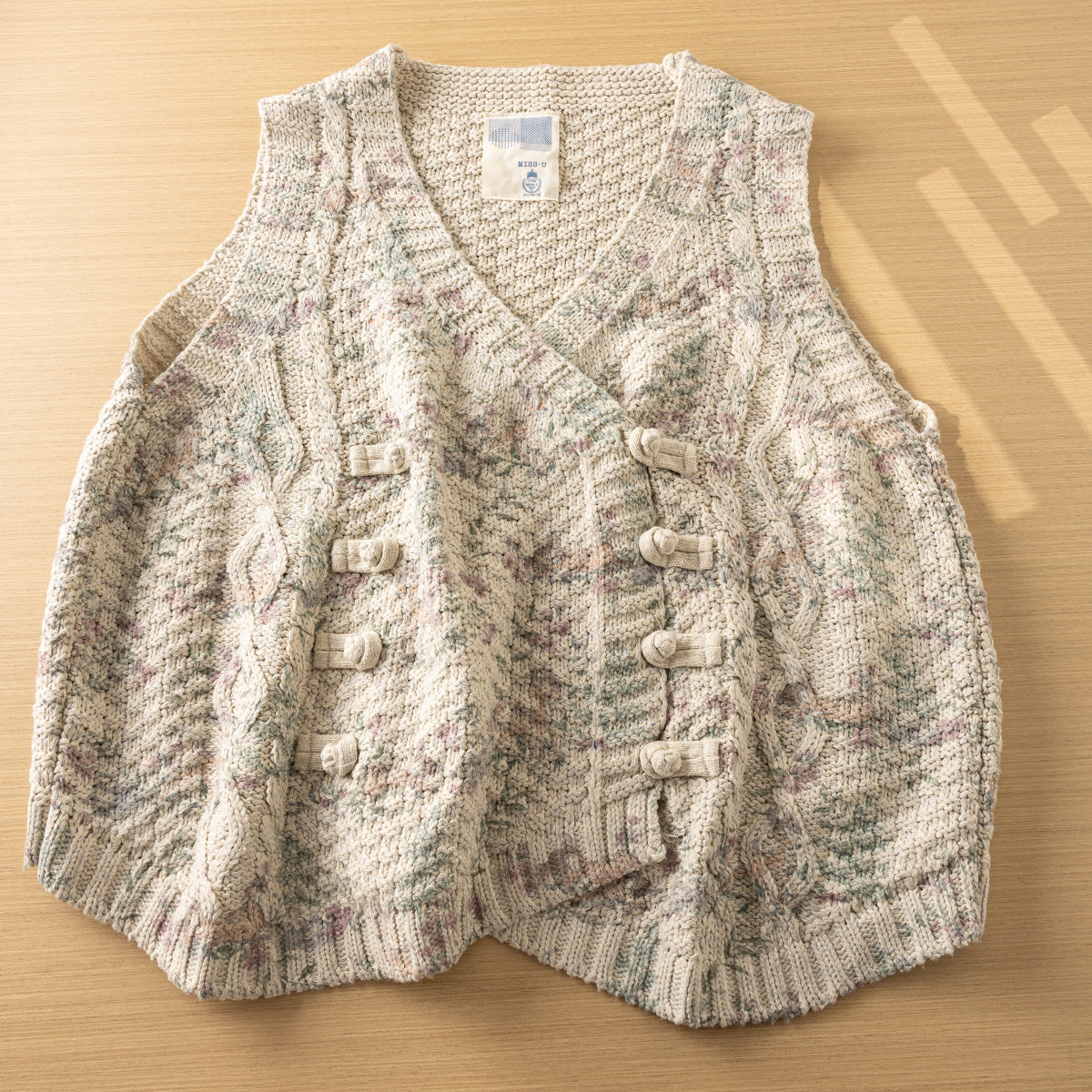 Japanese Style Printed V-Neck Cotton Double-Breasted Knit Vest – Loose Retro Button Detail