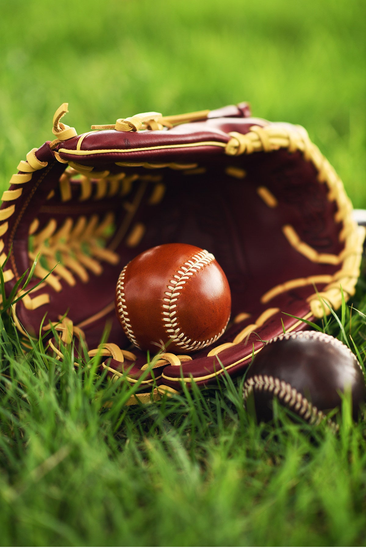 Handmade Vegetable-Tanned Cowhide Baseball – Artisan Leather Collectible
