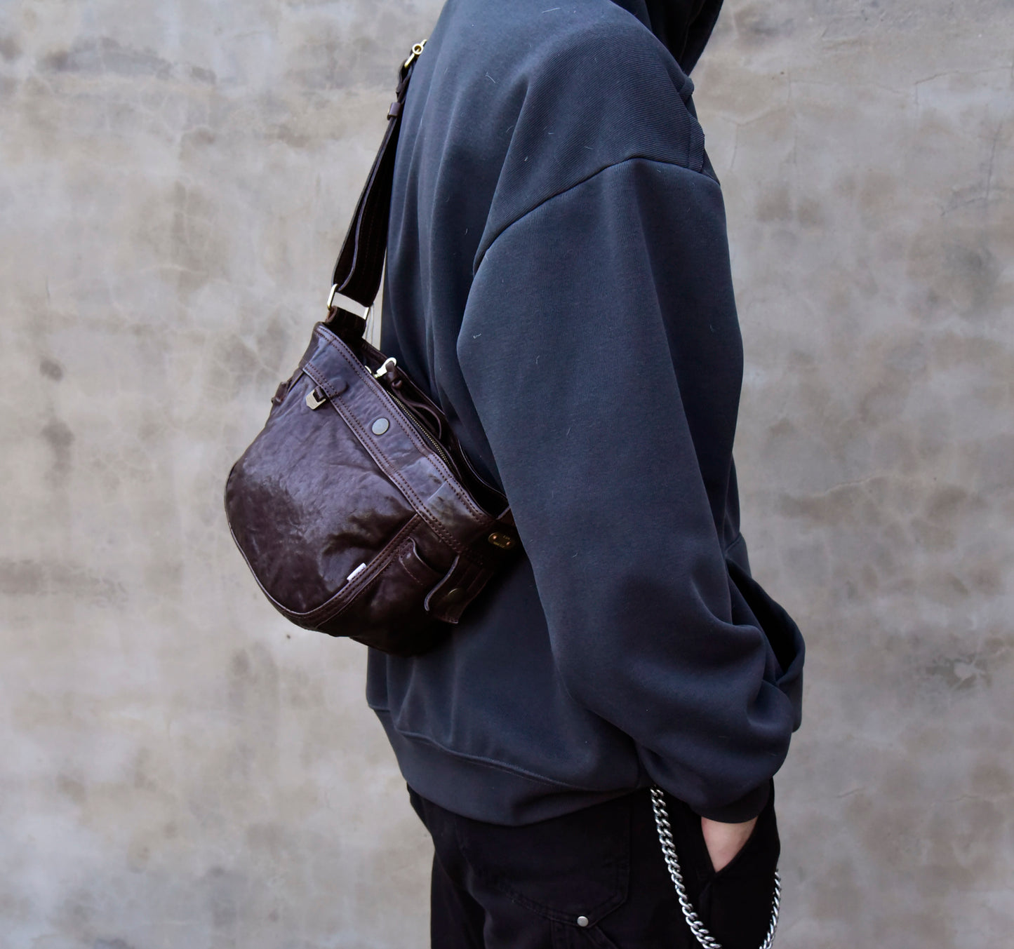 Heavy Washed Horsehide Newsboy Crossbody Bag – Vintage Leather Shoulder Bag
