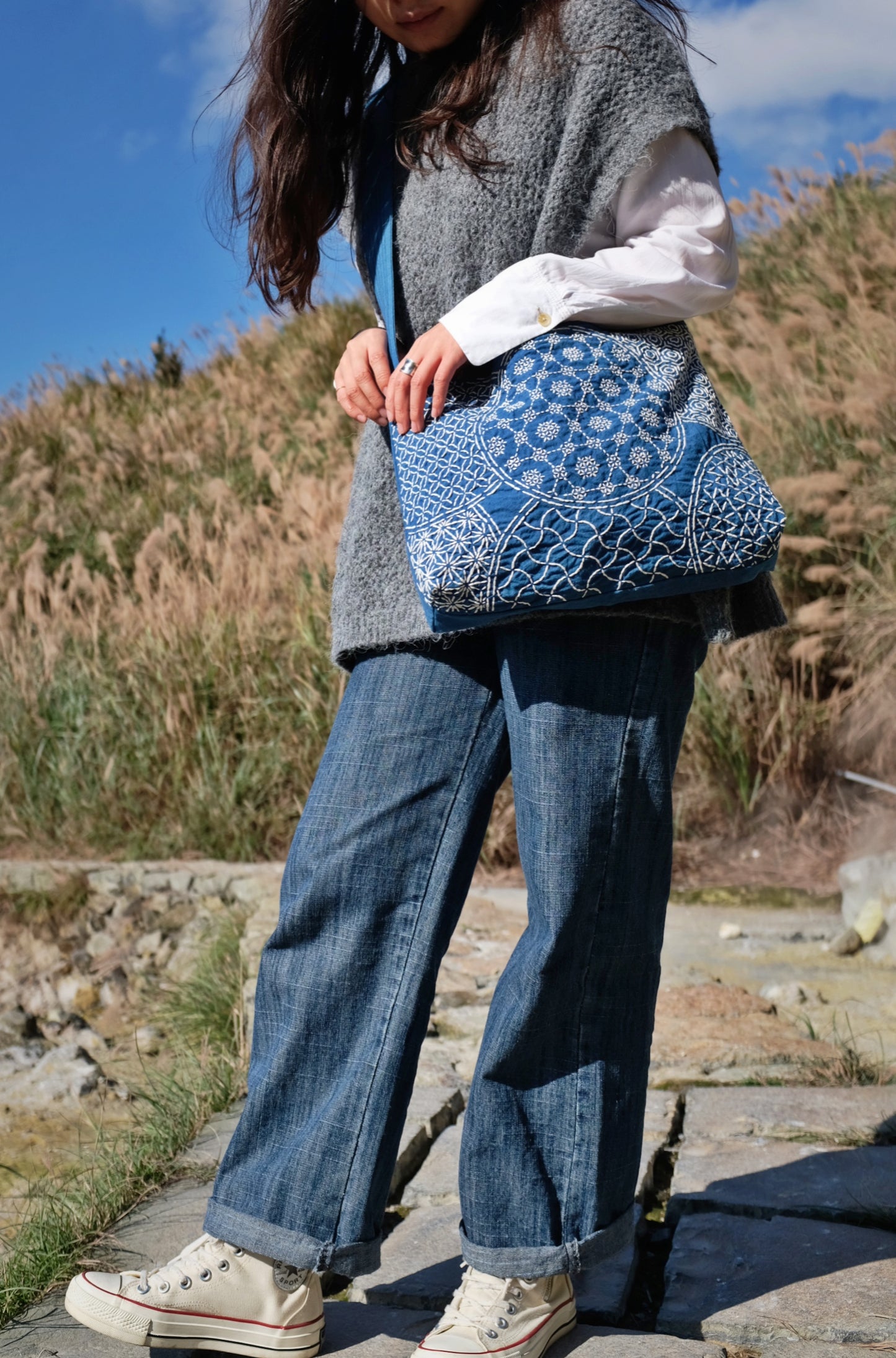 Blue and White Heavy Craft Group Flower Sashiko YKK Zipper Large Capacity Pure Handmade Blue Dyed Crossbody Bag
