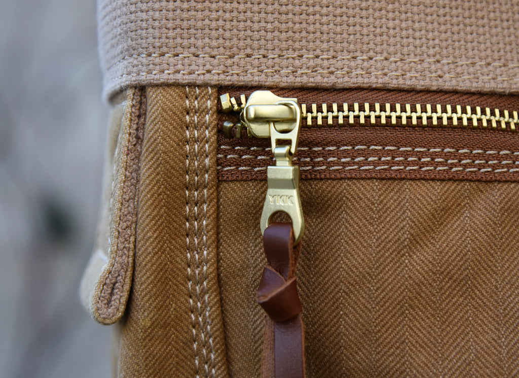 Heavy-Duty Washed Vintage Canvas with Top Layer Cowhide Single Shoulder Crossbody Bag Travel Bag Cycling Bag Large Three Yuan Bag