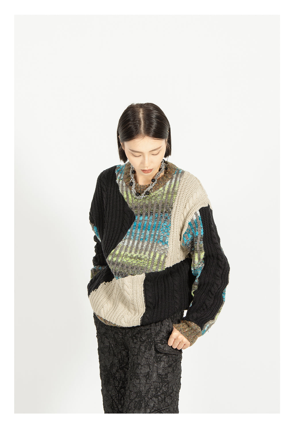 Heavy-weight twisted patchwork gradient back collar camel wool sweater