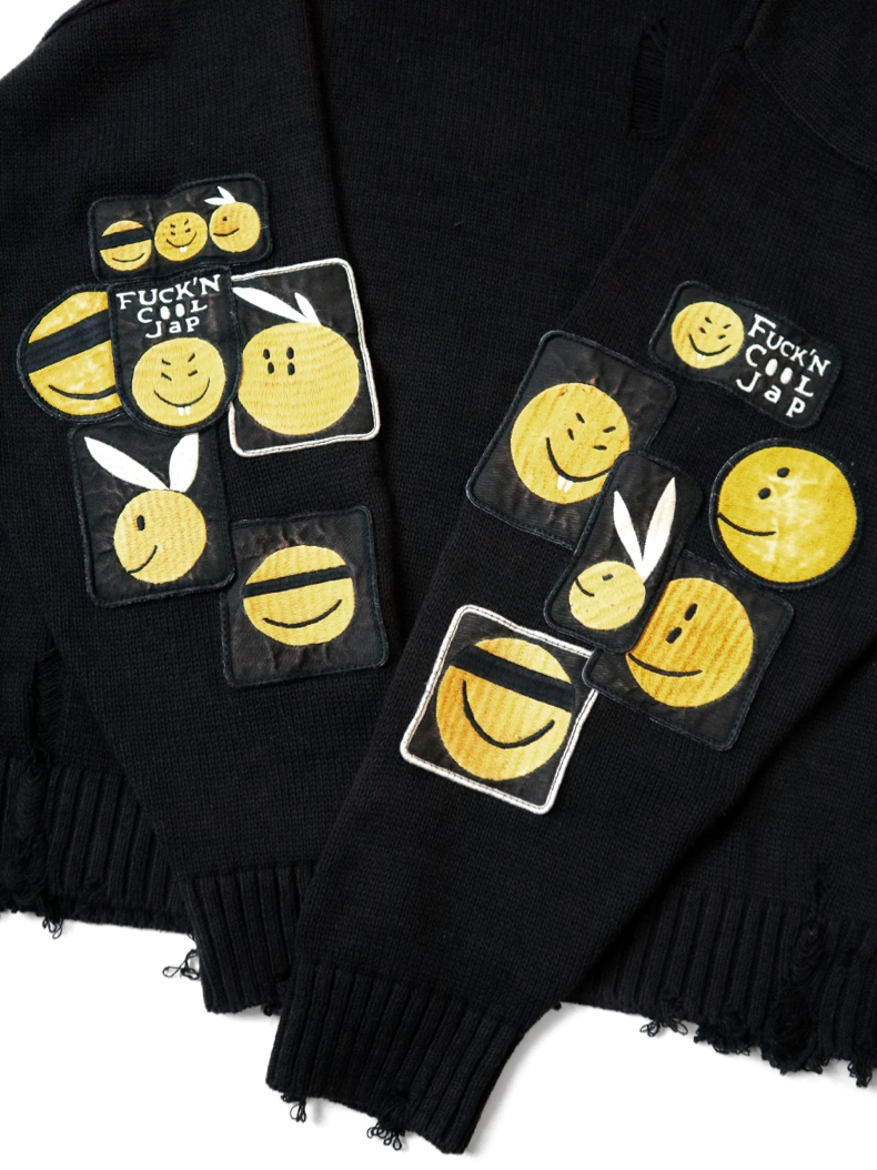 Classic Cut-Out Smiley Face Badge Sweater - Distressed Crew Neck (25AW)