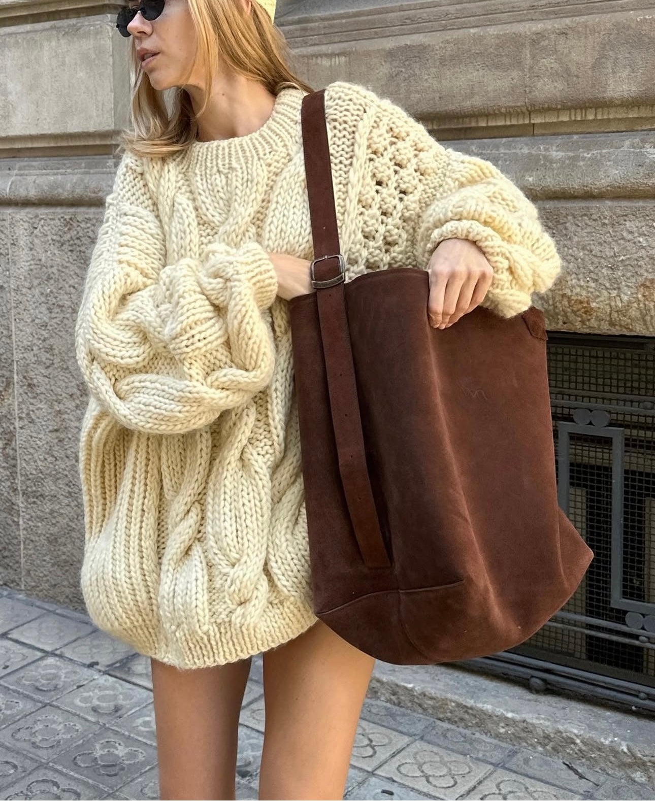 Hand-Knitted Thick Yarn Loose Pullover – 2025 Autumn/Winter Lazy Style (Women)