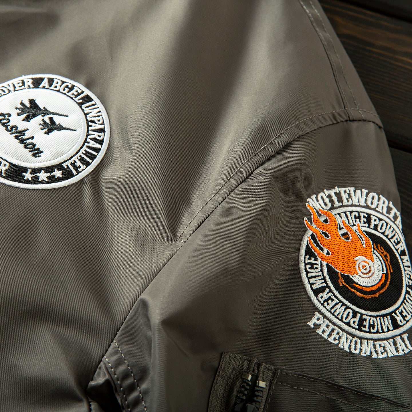 Men’s Heavy Embroidery Baseball-Collar Flight Jacket – Rugged Retro Casual for Fall