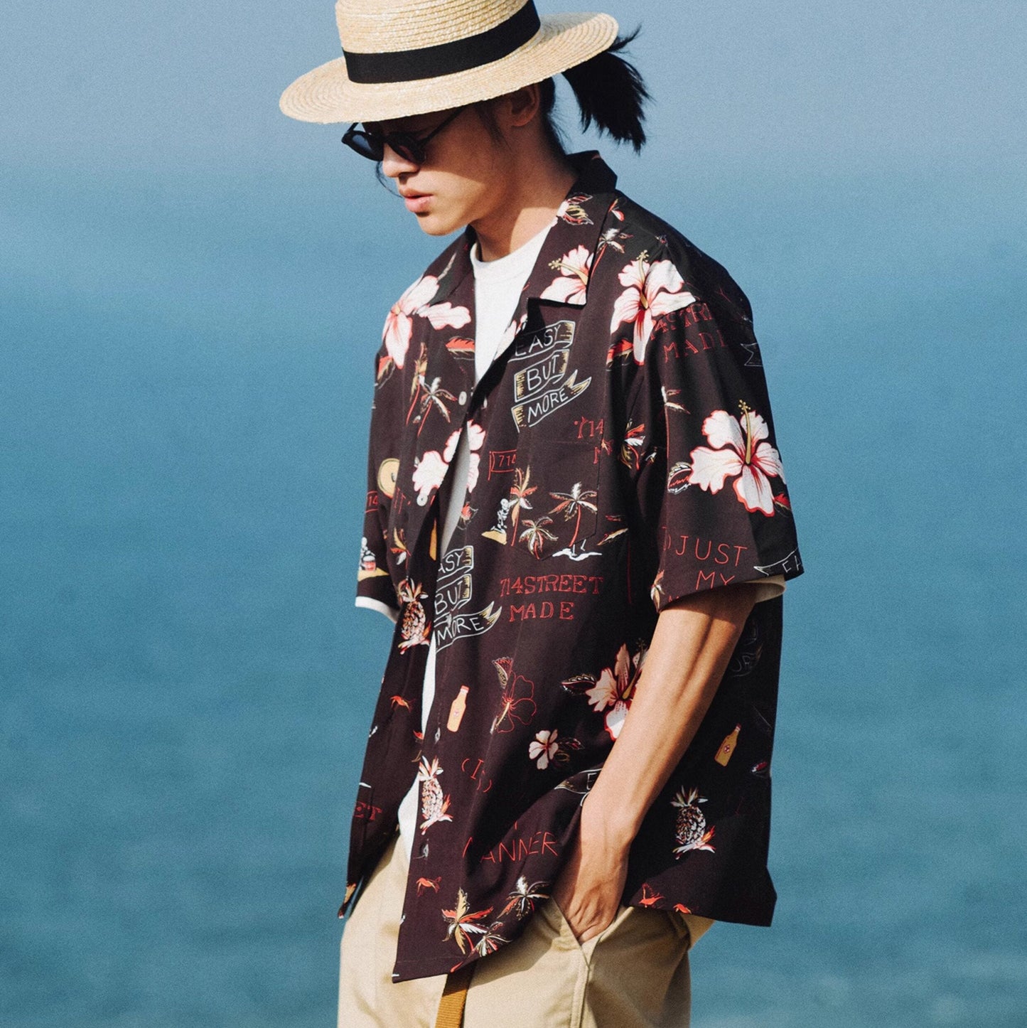 قميص هاواي صيفي بأكمام قصيرة بتصميم مريح ونقوش زهور للرجال والنساء، تصميم عصري، وأسلوب فريد.