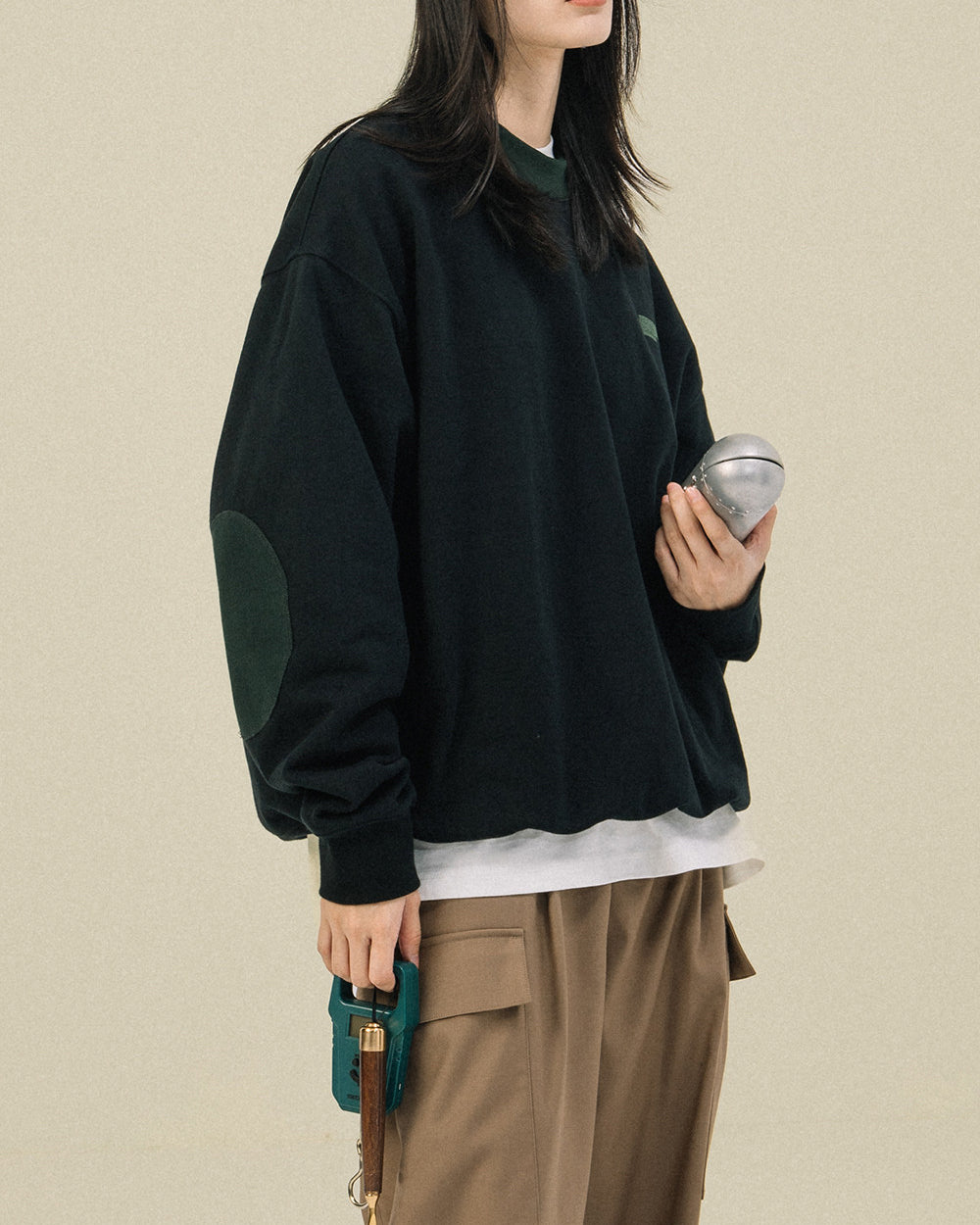 Contrast Crewneck Monogram Embroidery Sweatshirt – Loose Unisex Casual Pullover – Japanese vintage | yamalin clothes | Yamalinclothes