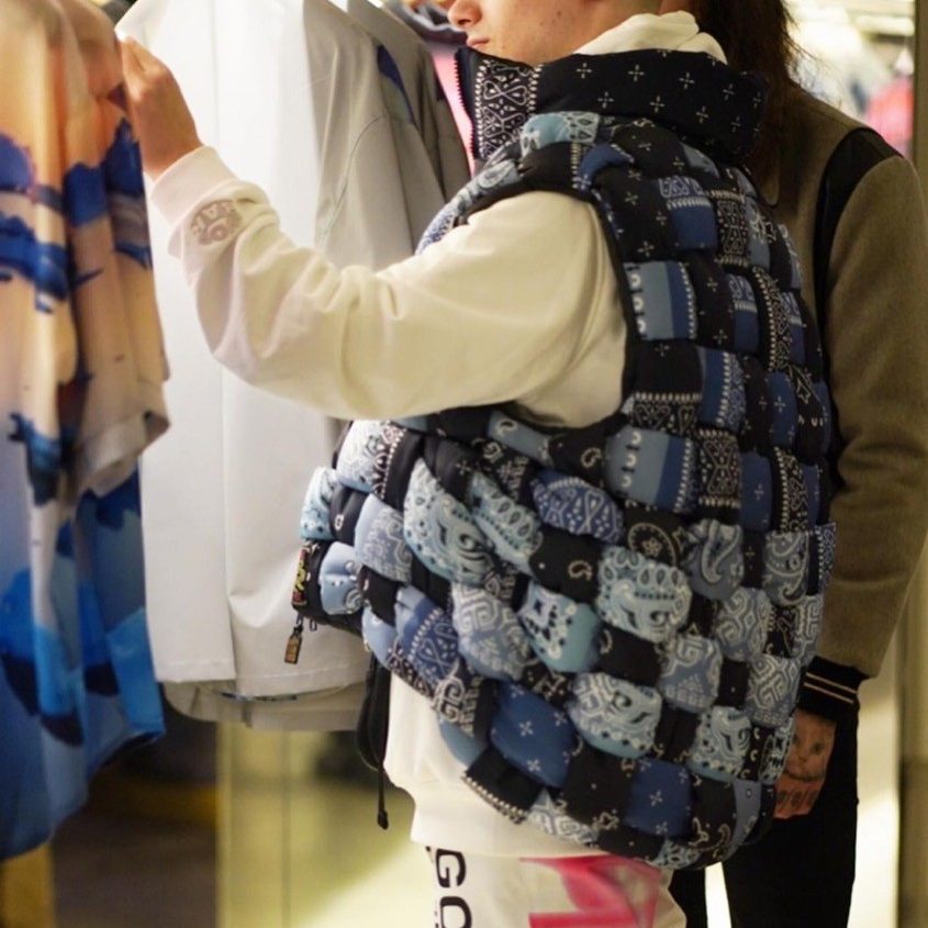 Nylon Paisley Print Down Vest – High-Neck Zip Padded Unisex – Vests | japanese streetwear | vintage workwear | unisex | Yamalinclothes
