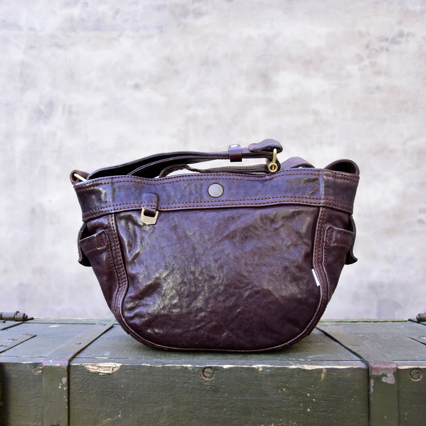 Heavy Washed Horsehide Newsboy Crossbody Bag – Vintage Leather Shoulder Bag