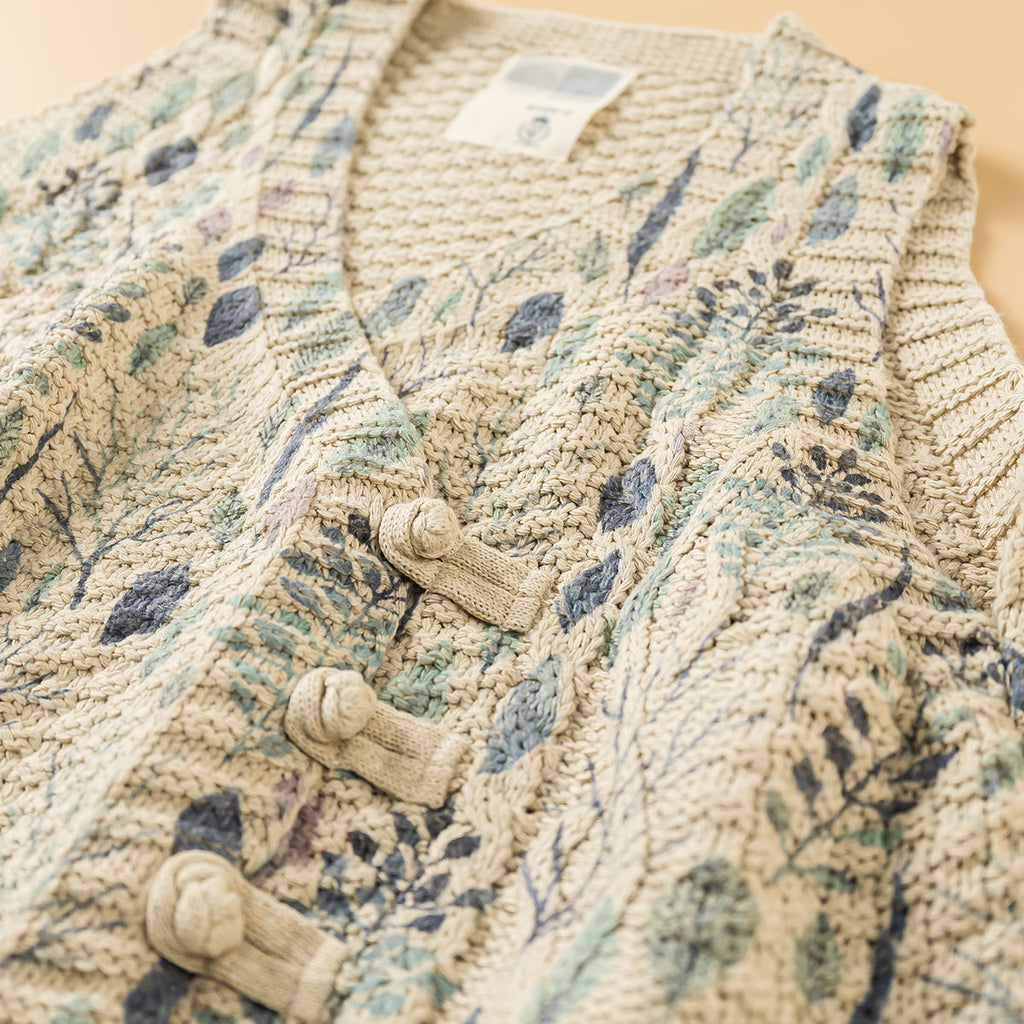 Japanese Style Printed V-Neck Cotton Double-Breasted Knit Vest – Loose Retro Button Detail