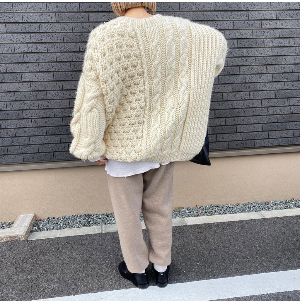 Hand-Knitted Thick Yarn Loose Pullover – 2025 Autumn/Winter Lazy Style (Women)