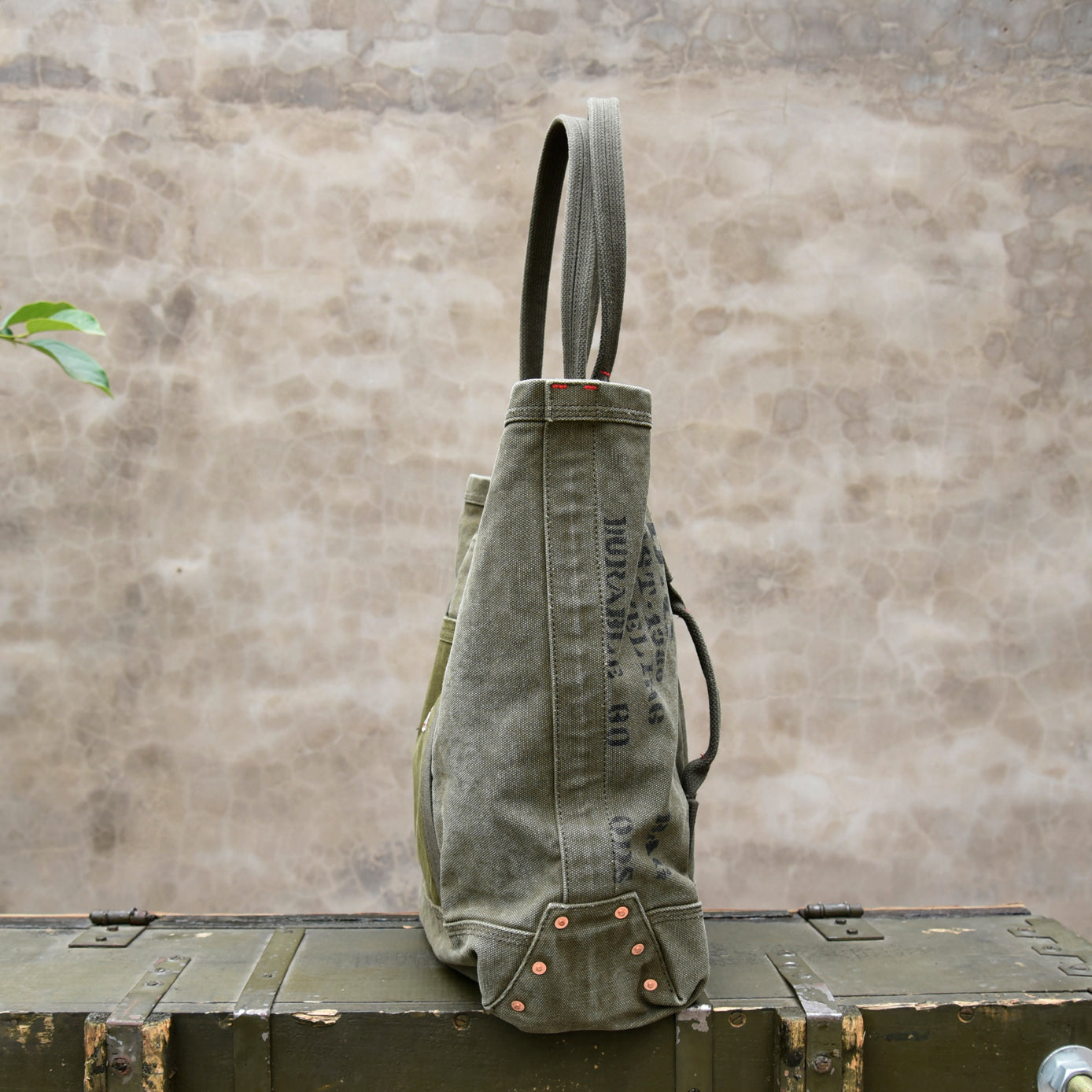 Heavy-Duty Washed Vintage Thickened Canvas Large Capacity Shoulder Bag Tote Bag