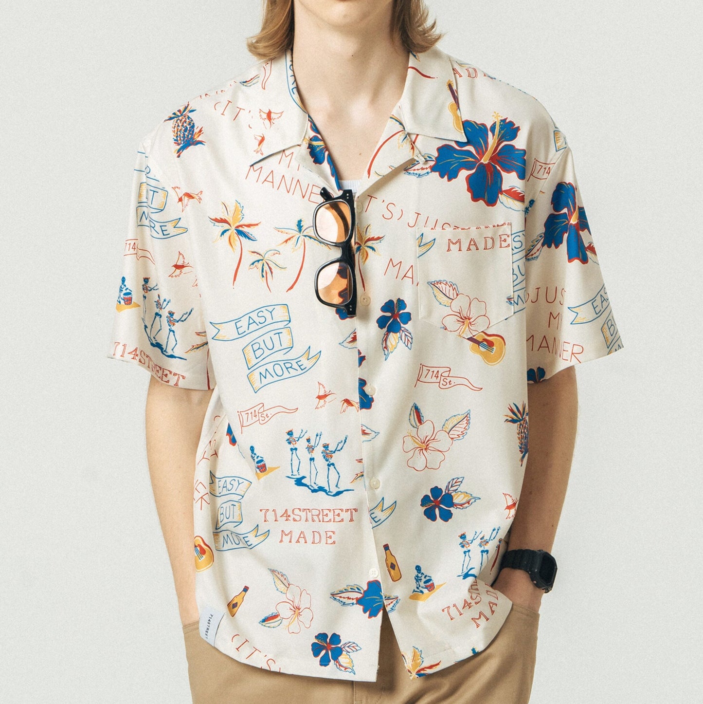 قميص هاواي صيفي بأكمام قصيرة بتصميم مريح ونقوش زهور للرجال والنساء، تصميم عصري، وأسلوب فريد.