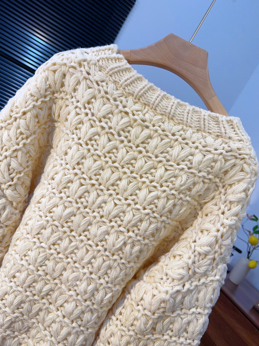 Thick-Knit Hand-Made Wool Sweater – Lantern Sleeve Loose Pullover (Women)