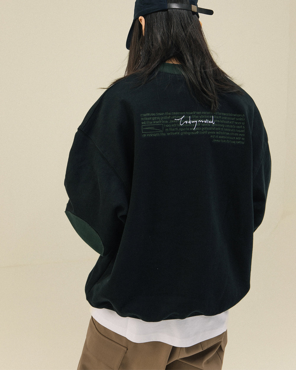 Contrast Crewneck Monogram Embroidery Sweatshirt – Loose Unisex Casual Pullover – Japanese vintage | yamalin clothes | Yamalinclothes
