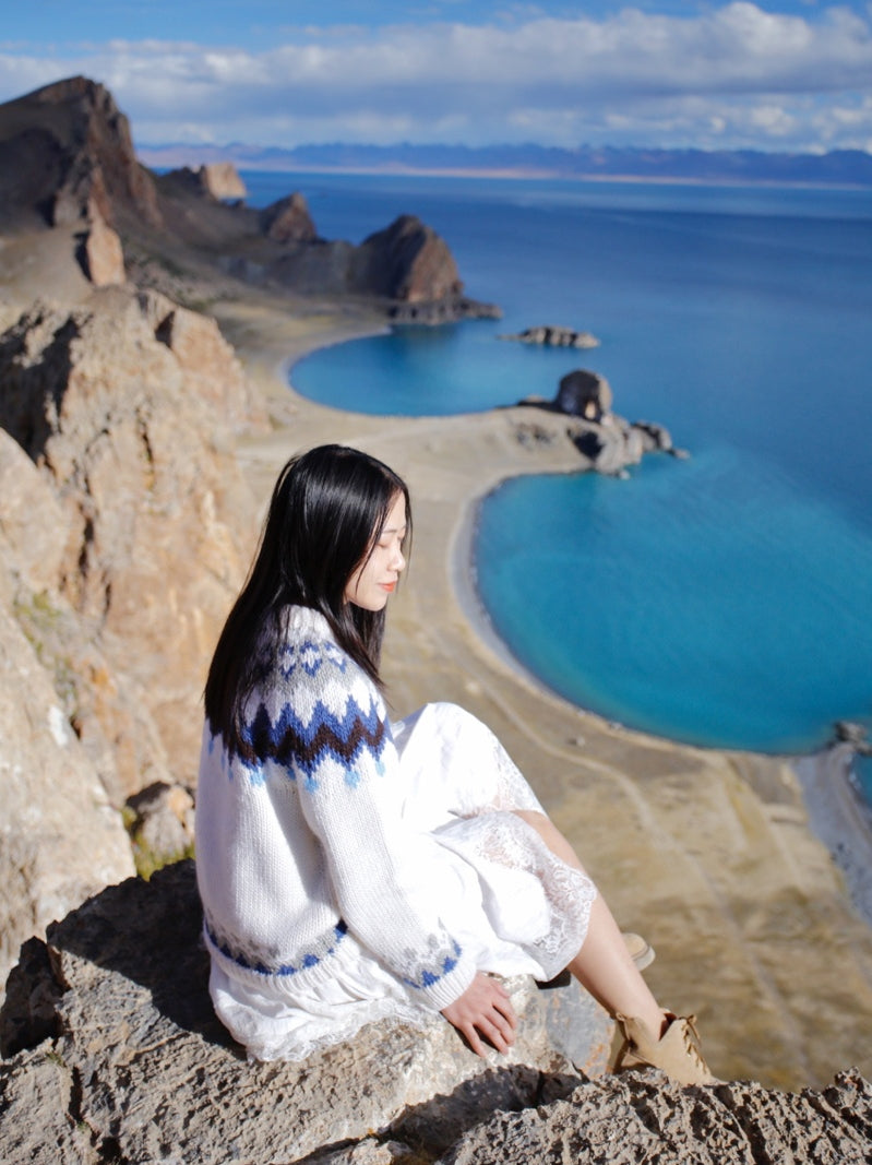 Hand-Knitted Icelandic Japanese Retro Unisex Sweater Couple Travel Fair Isle Cat Minimalist Style Pullover