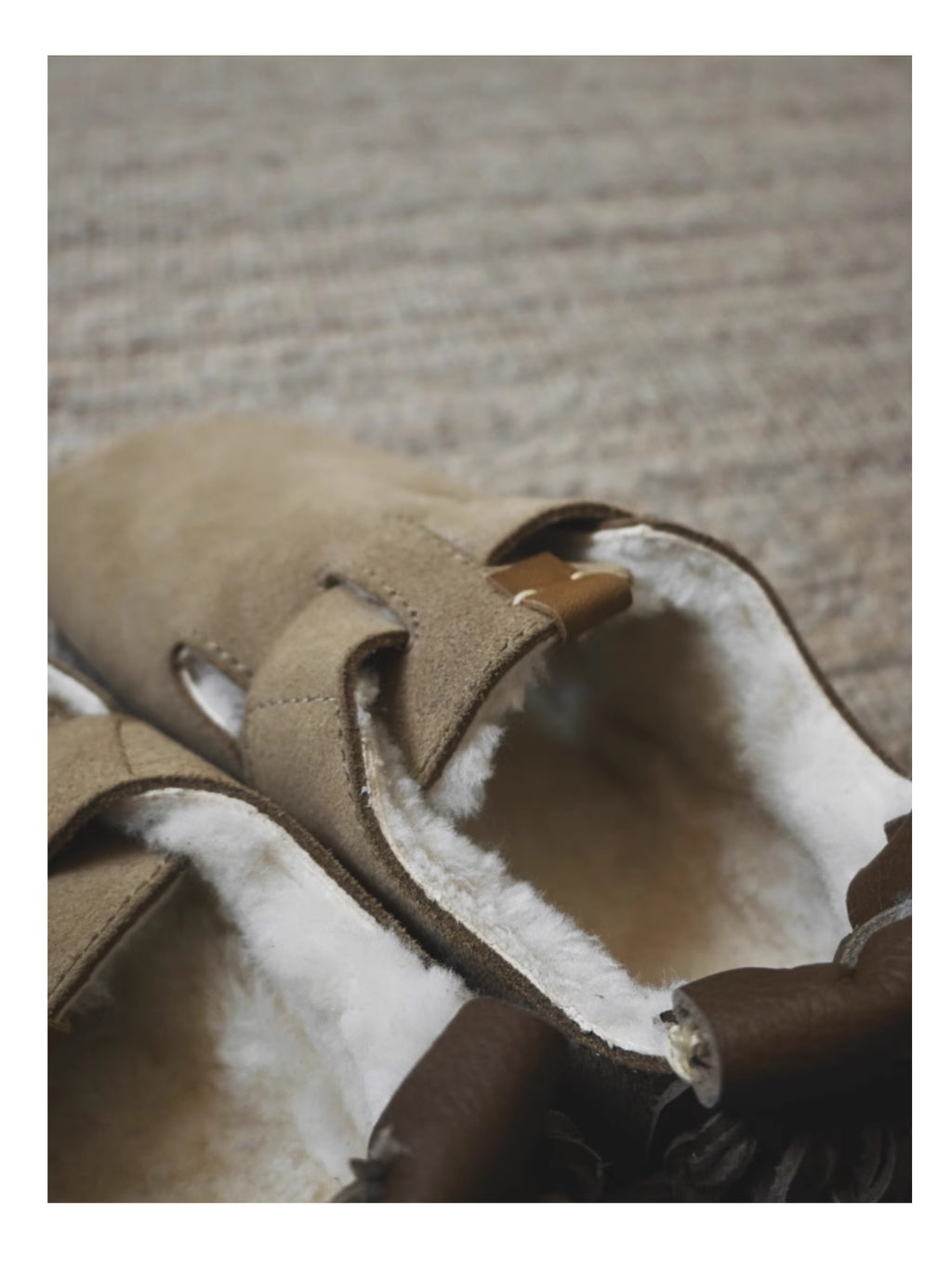 Sonofloong Vintage Genuine Leather Slippers - Deerskin Tassel Sheepskin Fur Closed-Toe Birkenstock Style