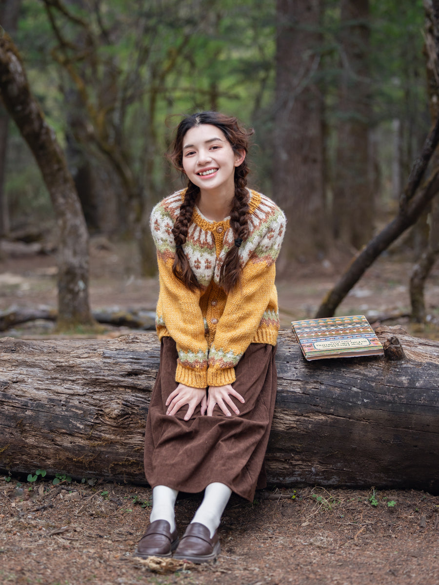 Handmade Iceland-Style Chunky Wool Cardigan – Forest Turmeric Nordic Retro (Women)