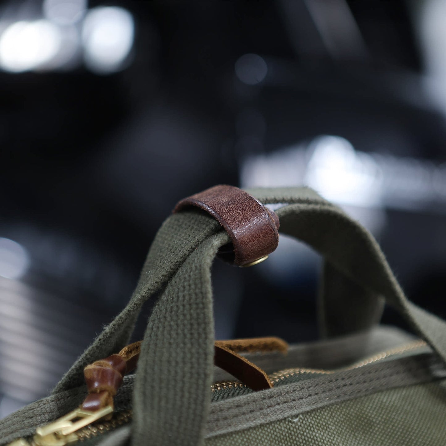 Heavyweight Canvas Pilot Crossbody Bag – Military Green