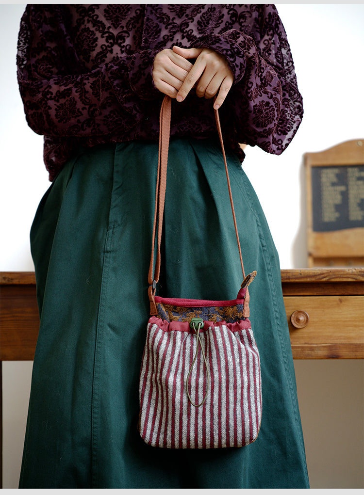 Original 2024 Autumn Winter New Wool Lightweight Crossbody Phone Bag Retro Niche Mini Bag