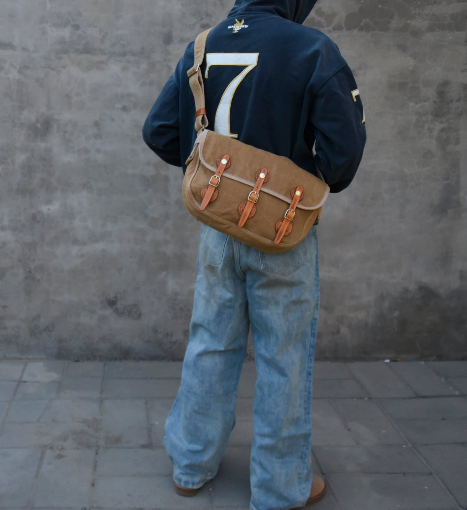 Heavy-Duty Washed Vintage Canvas with Top Layer Cowhide Single Shoulder Crossbody Bag Travel Bag Cycling Bag Large Three Yuan Bag