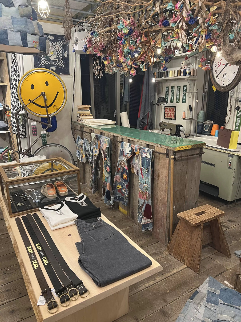 Japanese 25AW Kapital Hirata Kazuhiro Smiley Face Camo Foam Print Mesh Baseball Cap – Breathable Patchwork Design