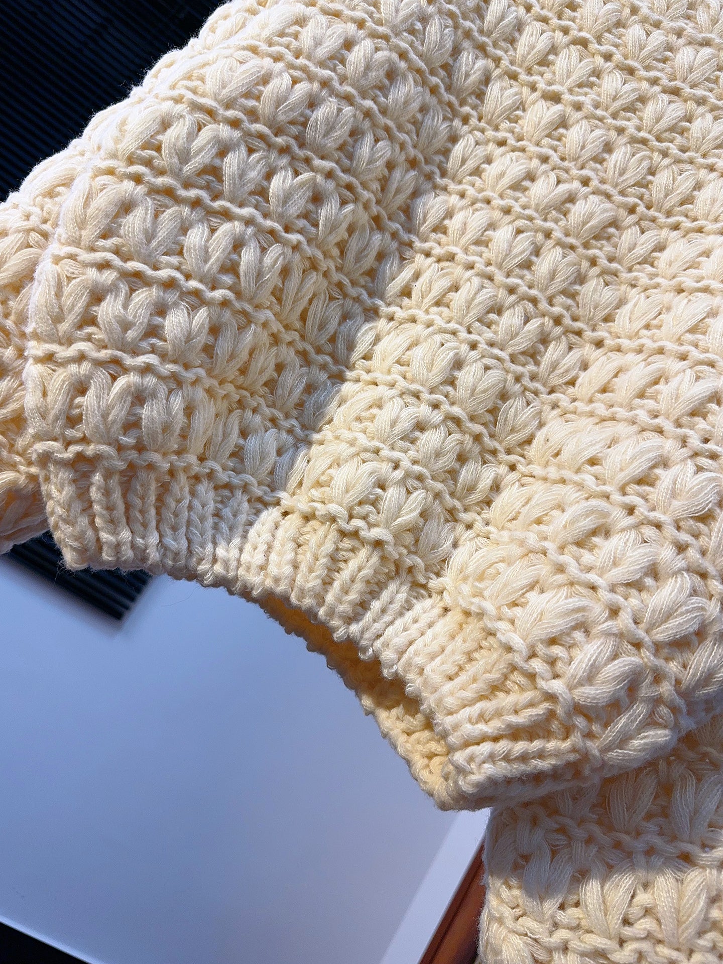 Thick-Knit Hand-Made Wool Sweater – Lantern Sleeve Loose Pullover (Women)