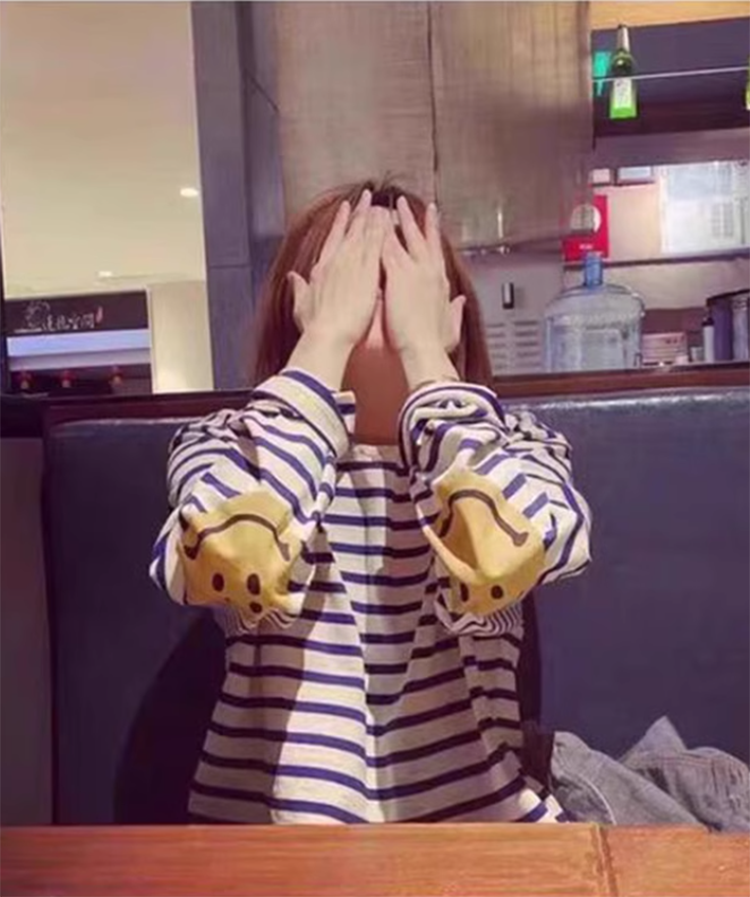 Japanese men's and women's striped four-eye smiley face print casual long-sleeved base shirt T-shirt