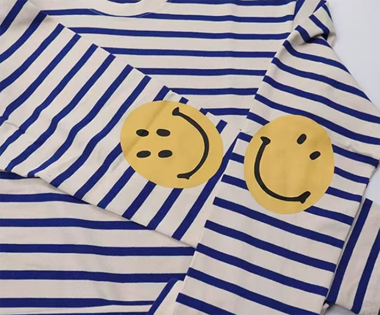 Japanese men's and women's striped four-eye smiley face print casual long-sleeved base shirt T-shirt