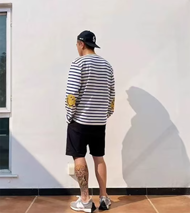 Japanese men's and women's striped four-eye smiley face print casual long-sleeved base shirt T-shirt